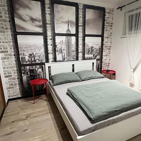 Lake Apartment, 2X Free Garage, 10 Mins To Centre Bratislava Exterior photo